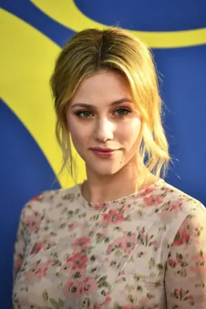 Фото Лили Рейнхарт (Lili Reinhart) #74097
