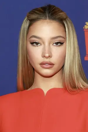 Фото Мэделин Клайн (Madelyn Cline) #12960