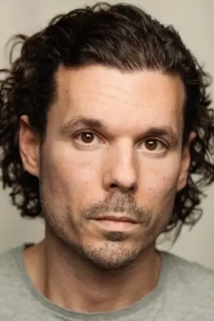 Фото Гарет Киран Джонс #15472