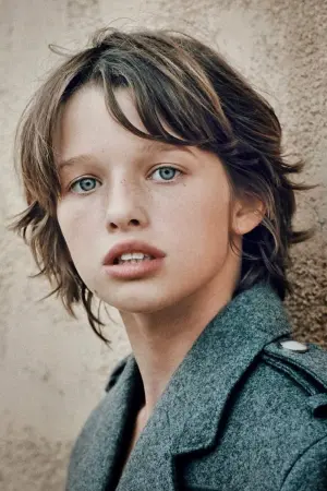 Фото  (Ever Anderson) #28779