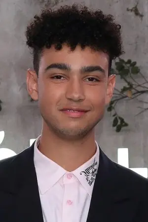 Фото Арчи Мадекве (Archie Madekwe) #4409