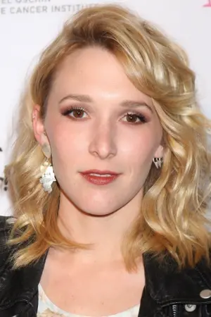 Фото  (Madelyn Deutch) #283257