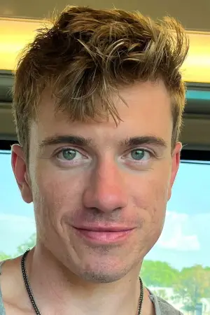 Фото Николас Поли #343754