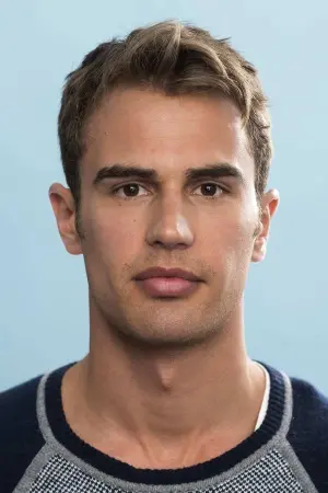 Фото Тео Джеймс (Theo James) #33510