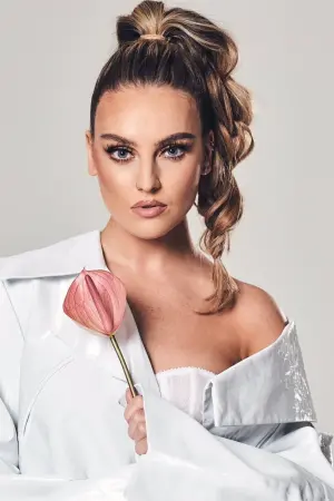 Фото  (Perrie Edwards) #191677