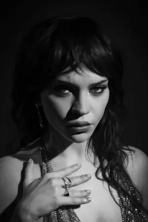 Фото Софи Тэтчер (Sophie Thatcher) #71629