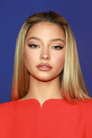 Фото Мэделин Клайн (Madelyn Cline) #12964