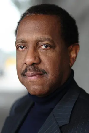 Фото Майкл Д. Робертс #77755