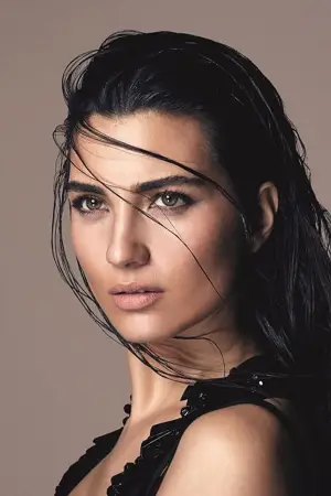 Фото Туба Бююкустун (Tuba Büyüküstün) #341096