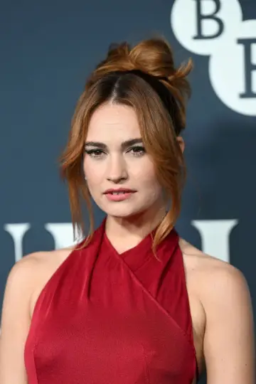 Фото Лили Джеймс (Lily James) #32739