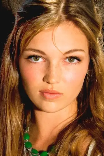 Фото  (Lili Simmons) #120670
