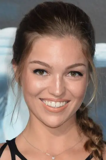 Фото  (Lili Simmons) #120673