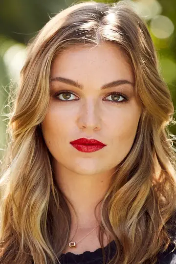 Фото  (Lili Simmons) #120674