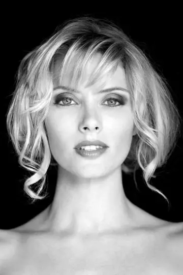 Фото Эйприл Боулби (April Bowlby) #197134