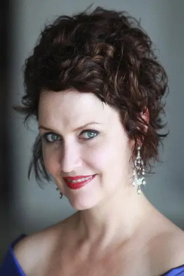 Фото Emma Matthews
