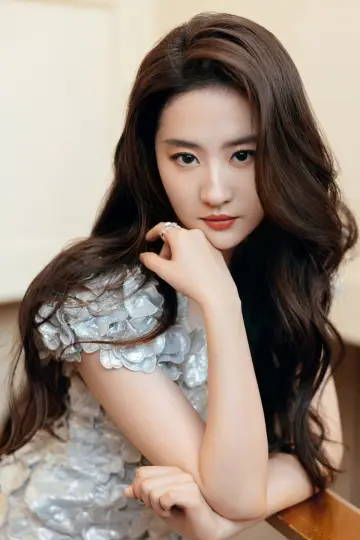 Фото Лю Ифэй (Liu Yifei) #40049