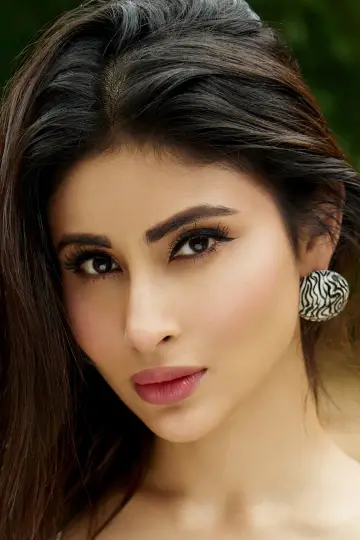 Фото Моуни Рой (Mouni Roy) #401261