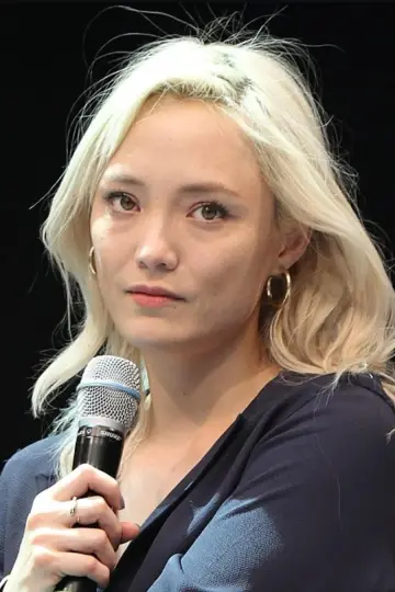 Фото Пом Клементьефф (Pom Klementieff) #3733