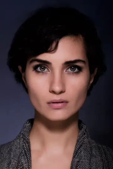 Фото Туба Бююкустун (Tuba Büyüküstün) #341089