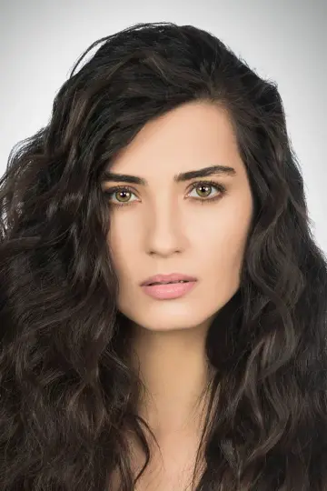Фото Туба Бююкустун (Tuba Büyüküstün) #341090