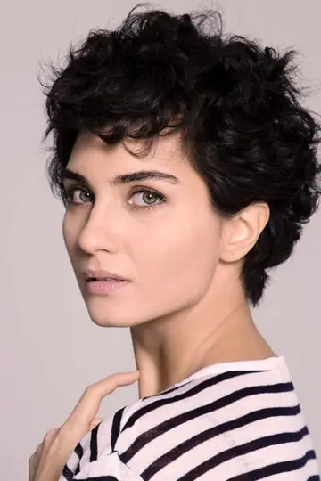 Фото Туба Бююкустун (Tuba Büyüküstün) #341093