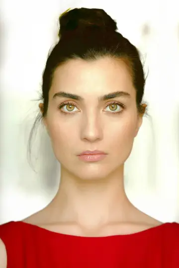 Фото Туба Бююкустун (Tuba Büyüküstün) #341095
