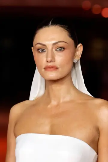 Фото Фиби Тонкин (Phoebe Tonkin) #74502