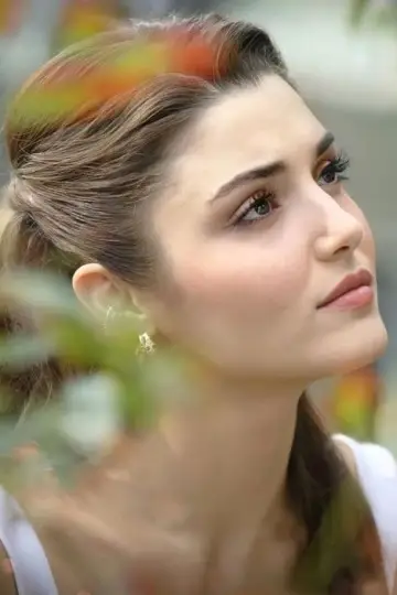 Фото Ханде Эрчел (Hande Erçel) #292764