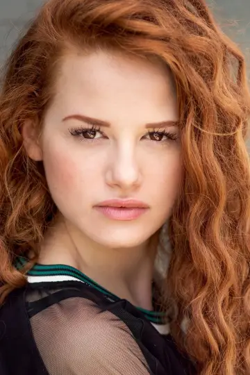 Фото Мэдэлайн Петш (Madelaine Petsch) #143933