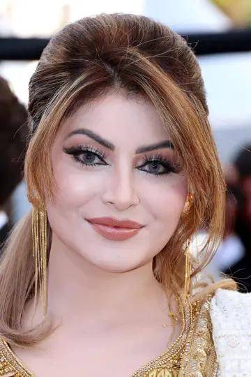 Фото  (Urvashi Rautela) #403854