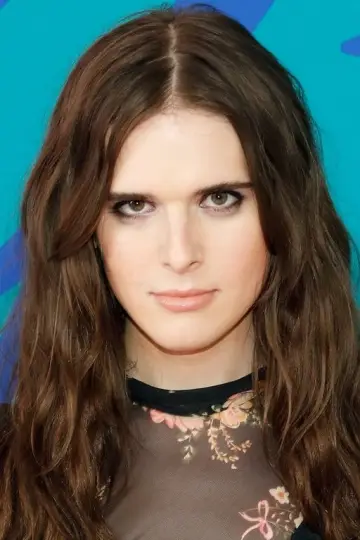 Фото Хари Неф (Hari Nef) #4607