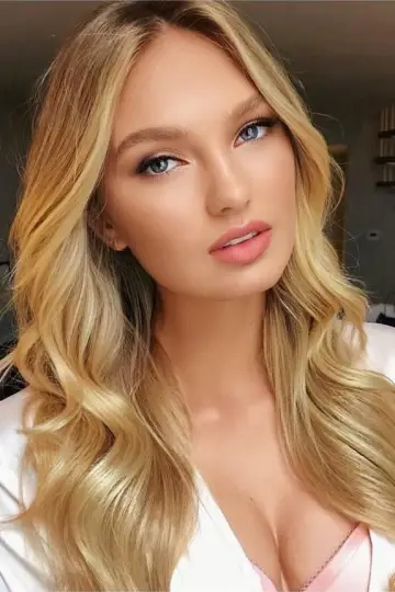Фото  (Romee Strijd) #558173