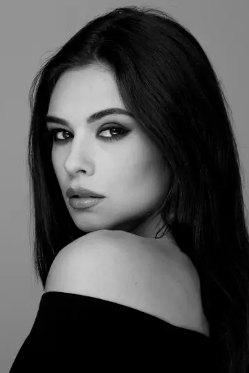 Фото  (Nicole Maines) #176375