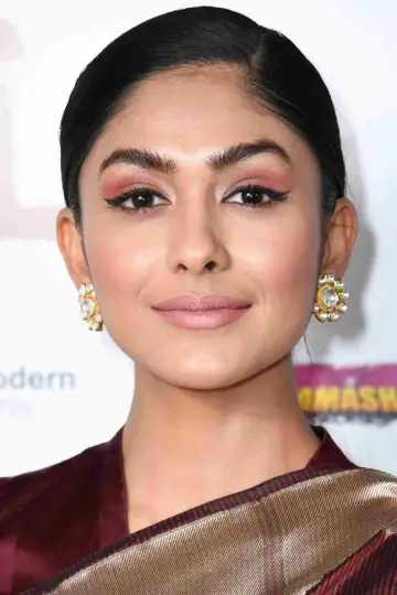 Фото Мрунал Такур (Mrunal Thakur) #254104