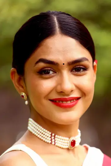 Фото Мрунал Такур (Mrunal Thakur) #254106
