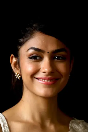 Фото Мрунал Такур (Mrunal Thakur) #254108