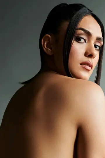 Фото Мрунал Такур (Mrunal Thakur) #403582