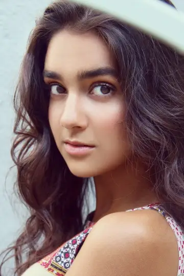 Фото Джеральдин Вишванатан (Geraldine Viswanathan) #94676