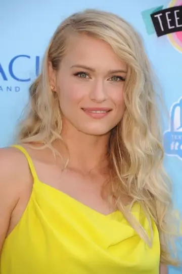 Фото Левен Рамбин (Leven Rambin) #21603