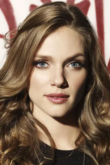 Фото Трейси Спиридакос (Tracy Spiridakos) #27290