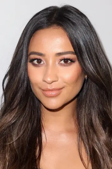Фото  (Shay Mitchell) #109372