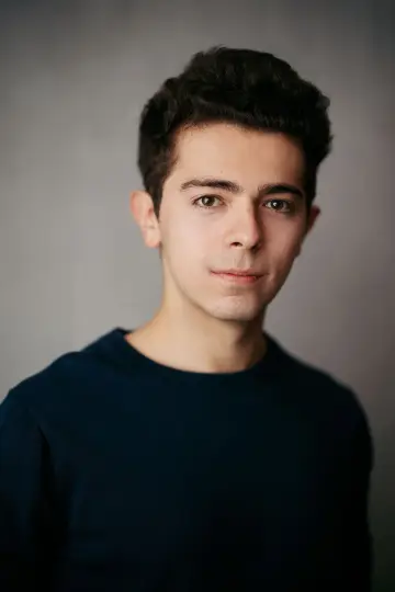 Фото Ethan Zuchkan