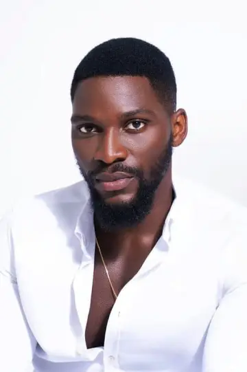 Фото Tobi Bakre