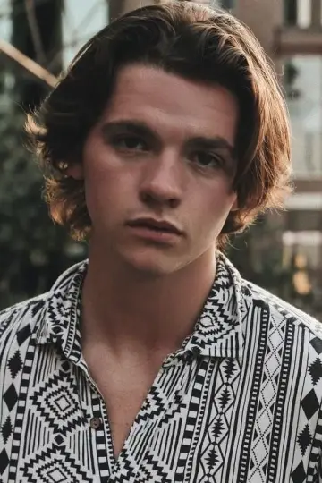 Фото Джоэл Кортни (Joel Courtney) #36260