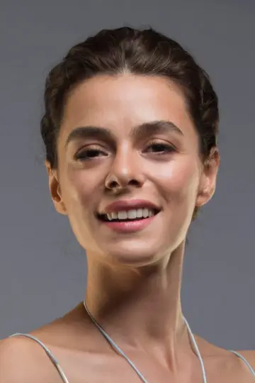 Фото Озге Озпиринччи (Özge Özpirinçci) #476586