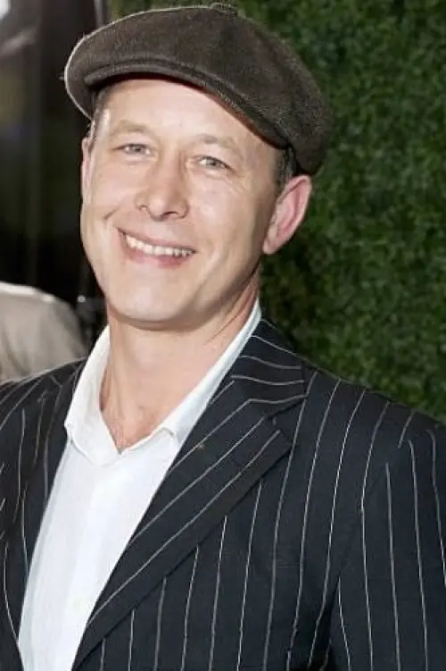 Дэниэл беттс. Дэниэл беттс — микки мулдон. Дэниэл беттс — микки мулдон. Дэниэл беттс — микки мулдон. Дэниел беттс.