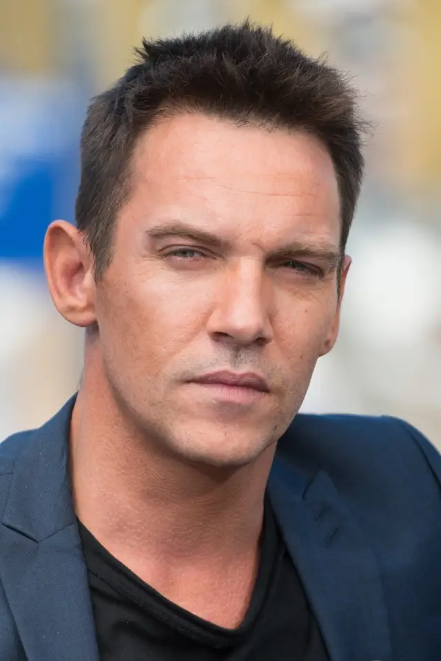 Фото Джонатан Риз Майерс (Jonathan Rhys Meyers)