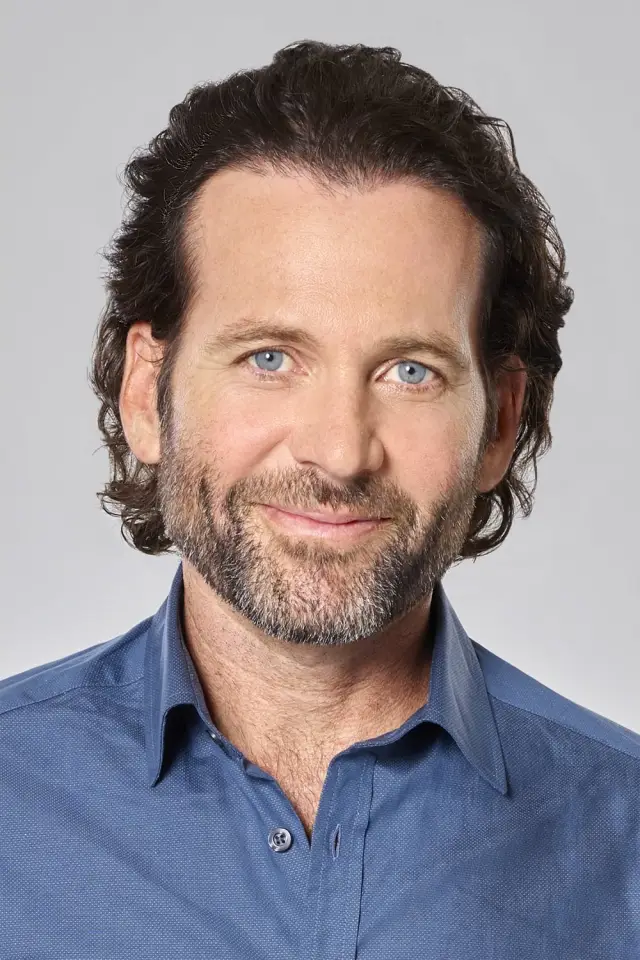 Фото Эйон Бэйли (Eion Bailey)