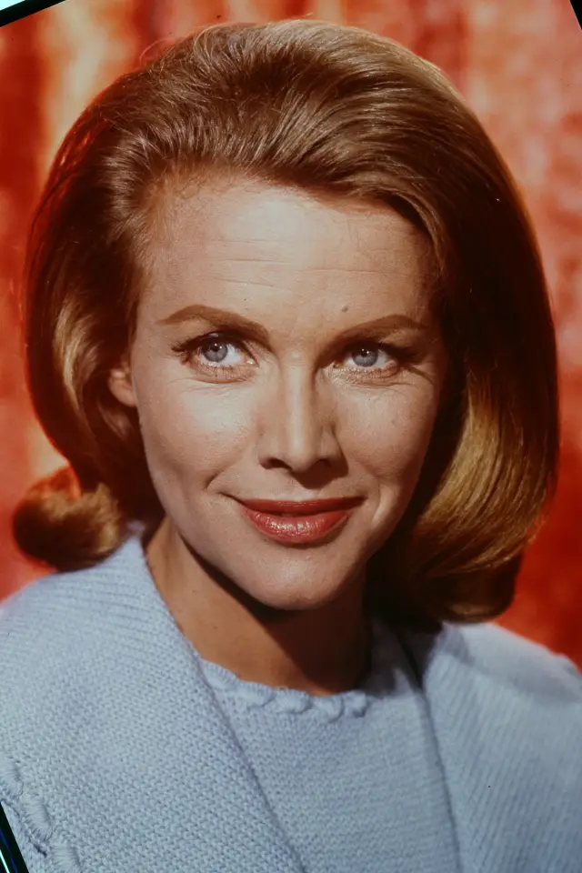 Фото Хонор Блэкман (Honor Blackman)