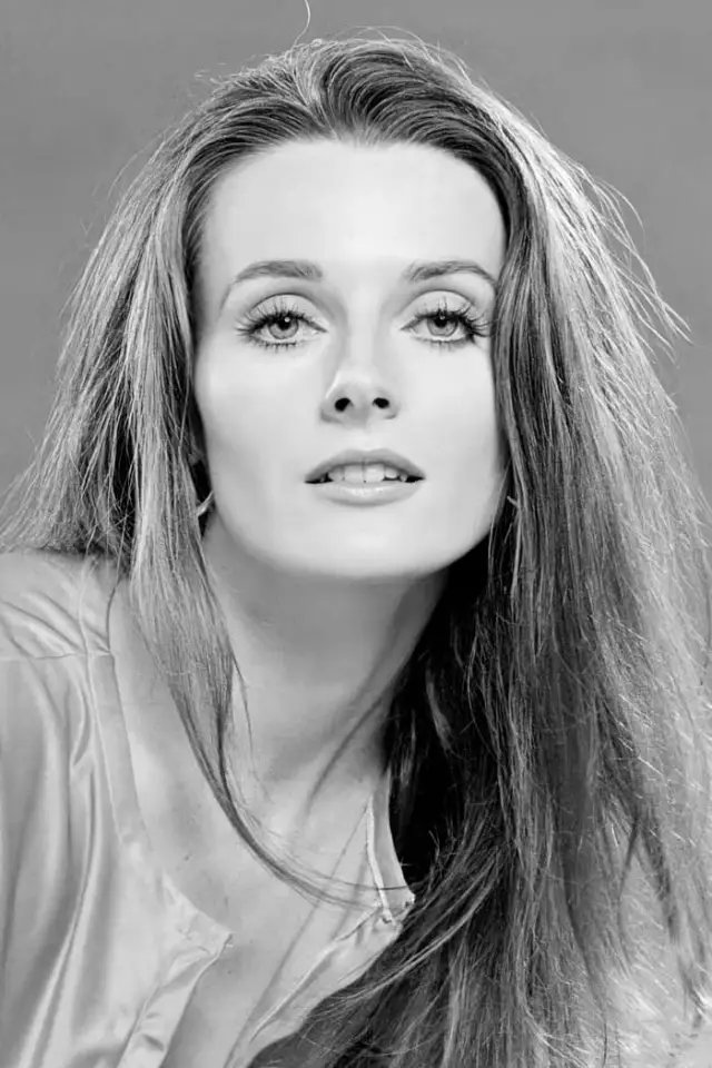 Фото Селеста Ярналл (Celeste Yarnall)